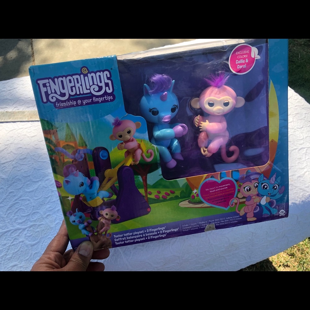 New fingerlings Toys Set